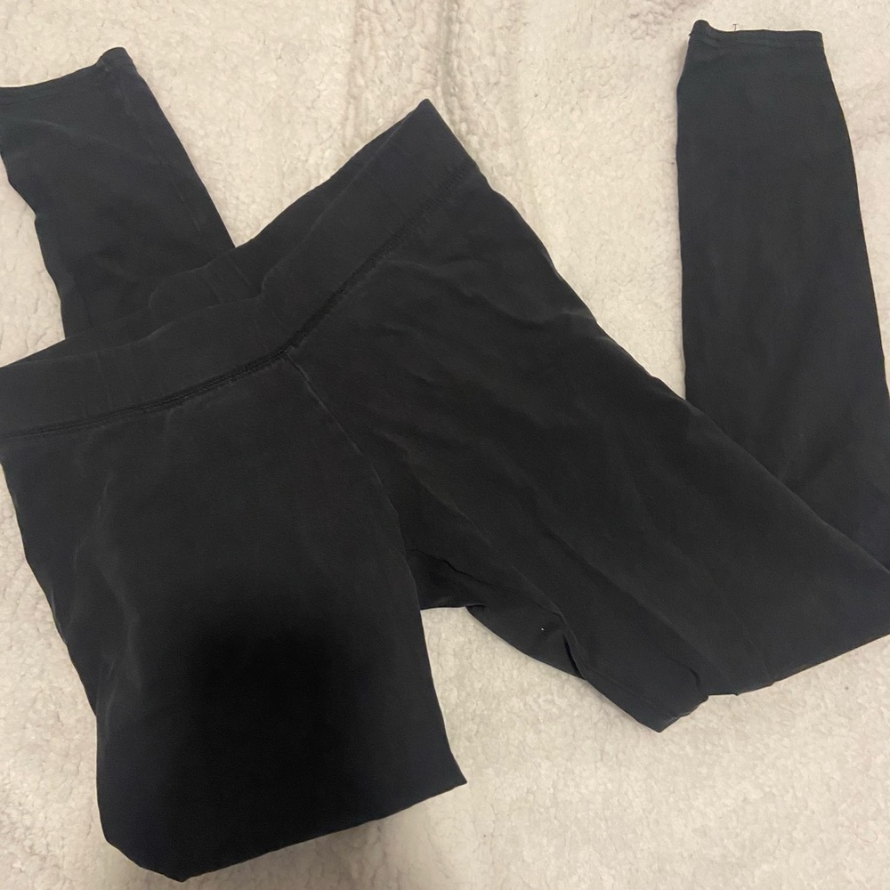 Black Aerie Leggings (will wash clothes to get them fresh & wrinkles out)!